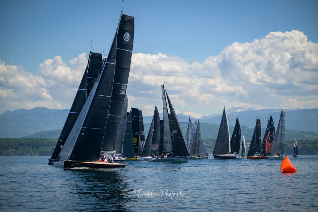 Régatiers au départ du Championnat du Petit Lac à Crans-près-Céligny