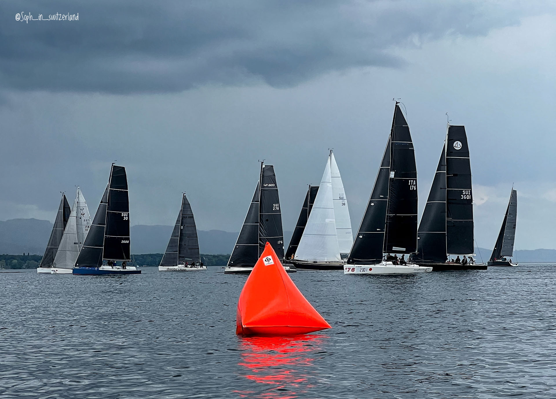 Let's head to the first regatta of the season! Club Nautique de Crans - Ecole de Voile